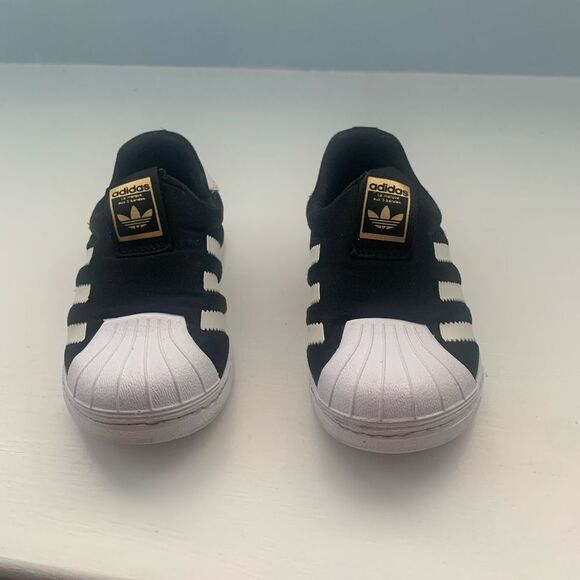 Adidas Kids Superstars shell toe  Sneakers - Picture 5 of 7